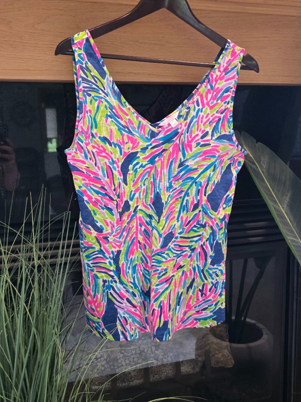 EEUC Gigi V-Neck Tank in Palm Reader 🌴 🔮 ✨ Size Medium